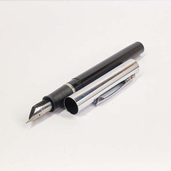 Sheaffer Black & Chrome Fountain Pen / Fine Nib / Made in USA - Picture 1 of 8